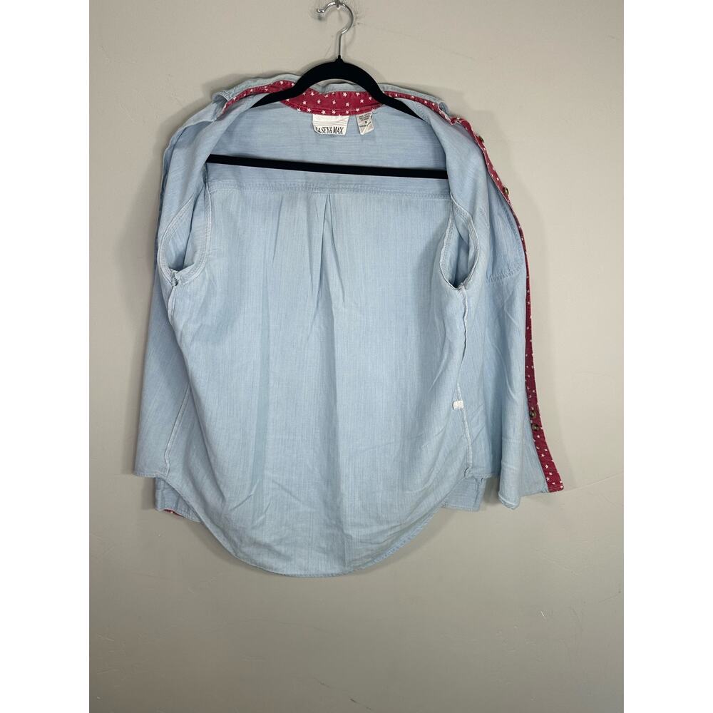 Vintage 90s Casey & Max Chambray Button Down Crochet Flag Patch America Size M - Picture 6 of 8